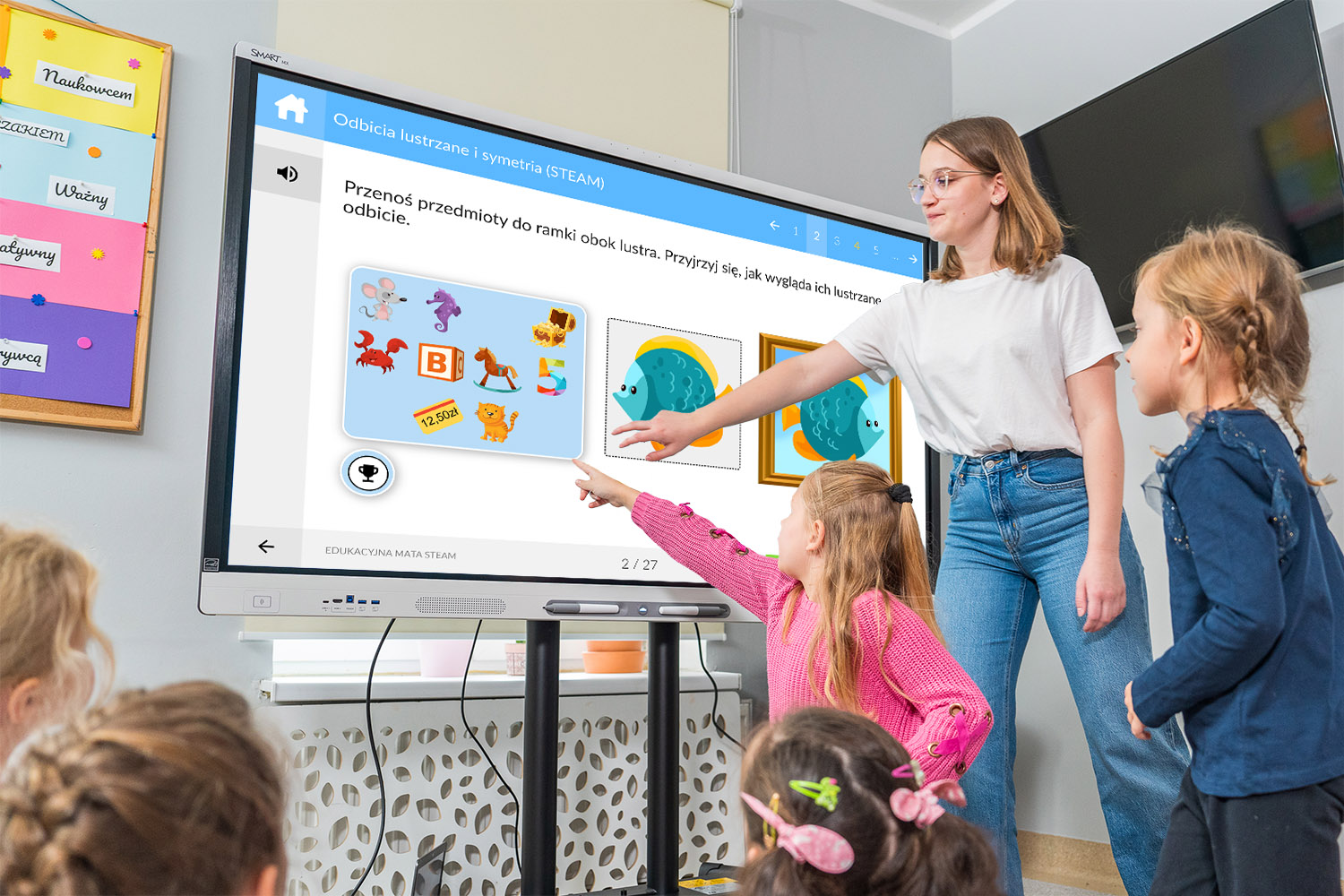 Edukacyjna Mata STEAM - dzieci podczas zajęć na macie